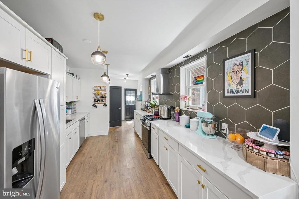 2540 W Montgomery Avenue - Photo 11