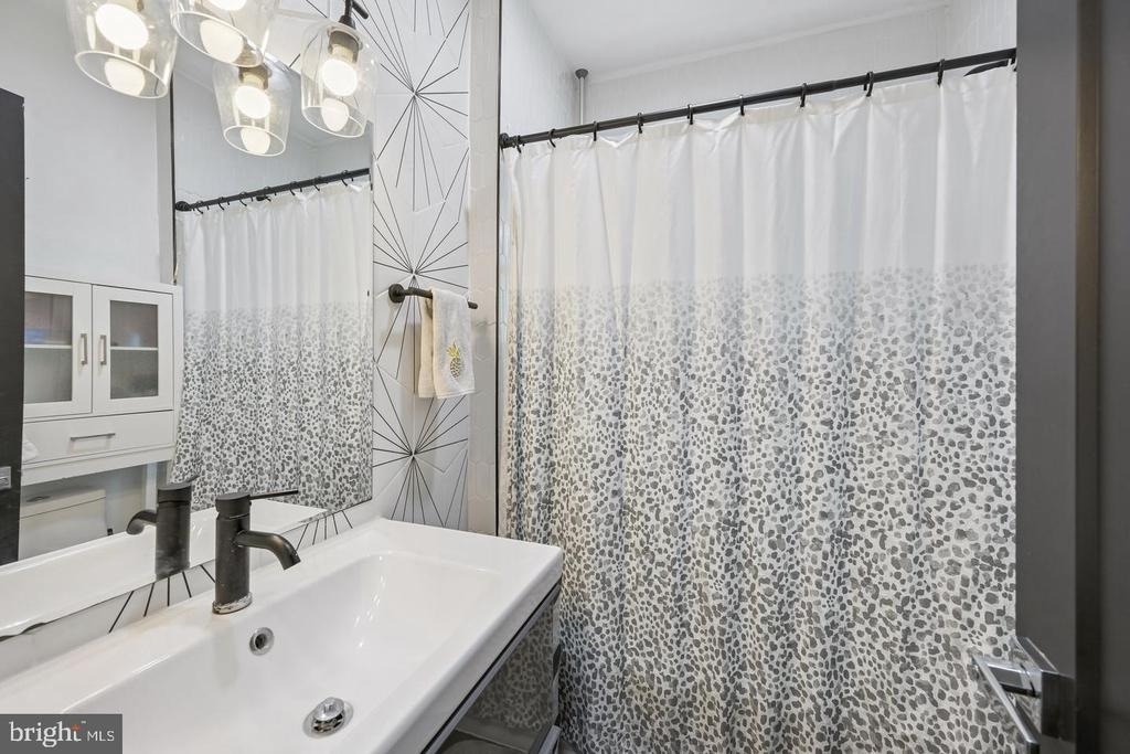 2540 W Montgomery Avenue - Photo 21