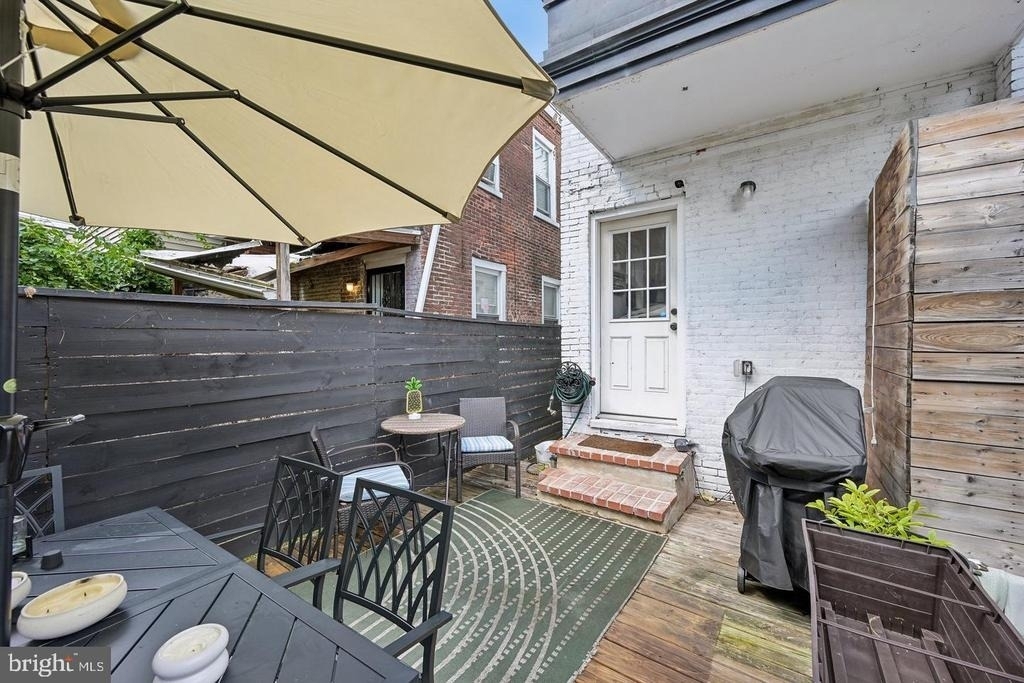 2540 W Montgomery Avenue - Photo 34