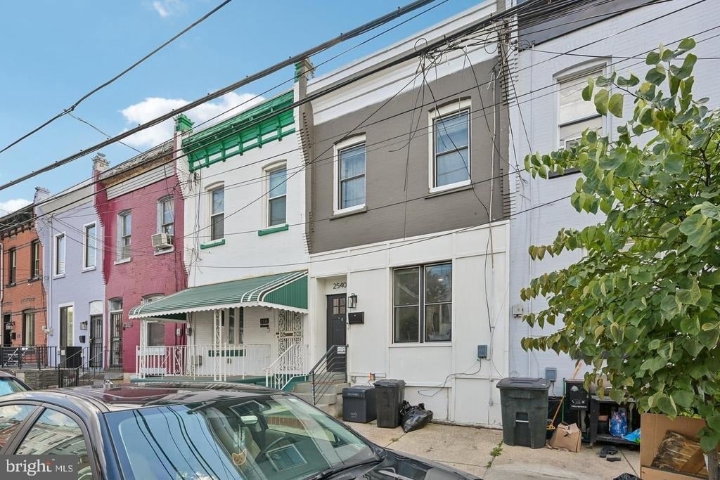 2540 W Montgomery Avenue - Photo 1