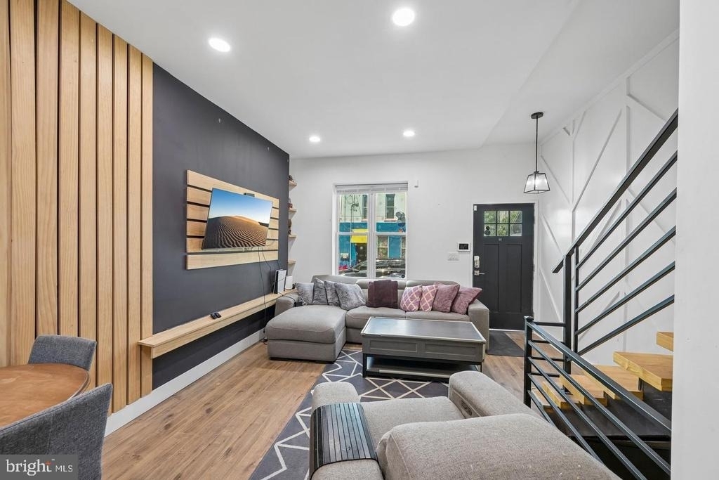 2540 W Montgomery Avenue - Photo 6