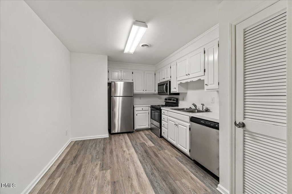 1630 Oxford Road - Photo 6
