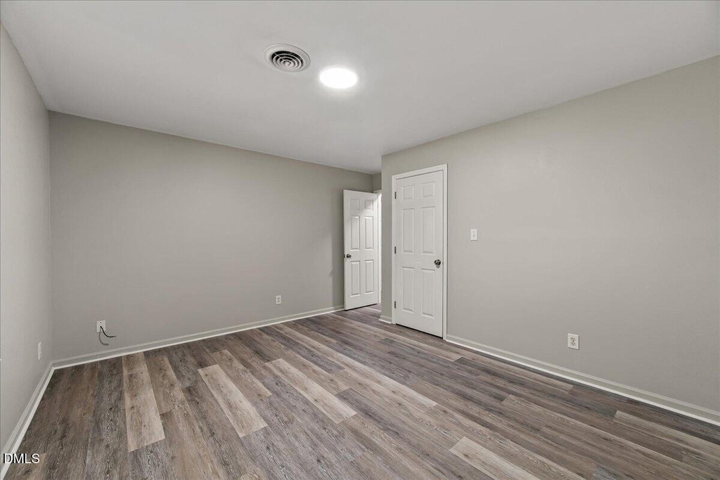 1630 Oxford Road - Photo 9