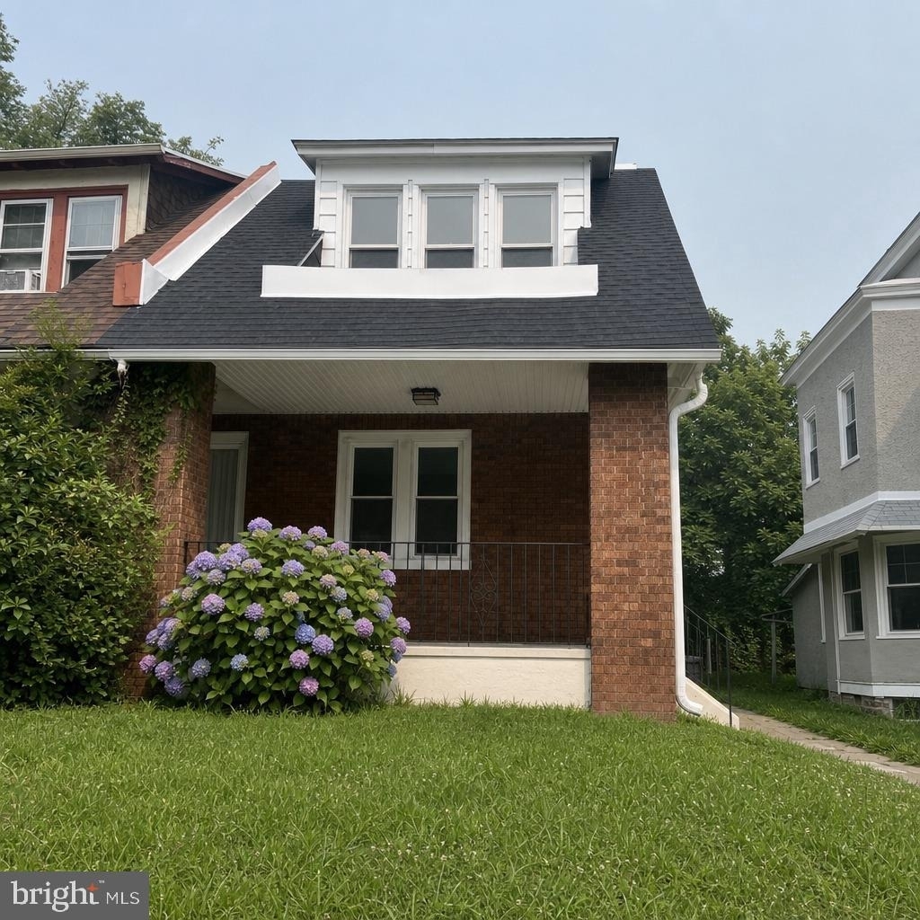 303 E Vernon Road - Photo 0