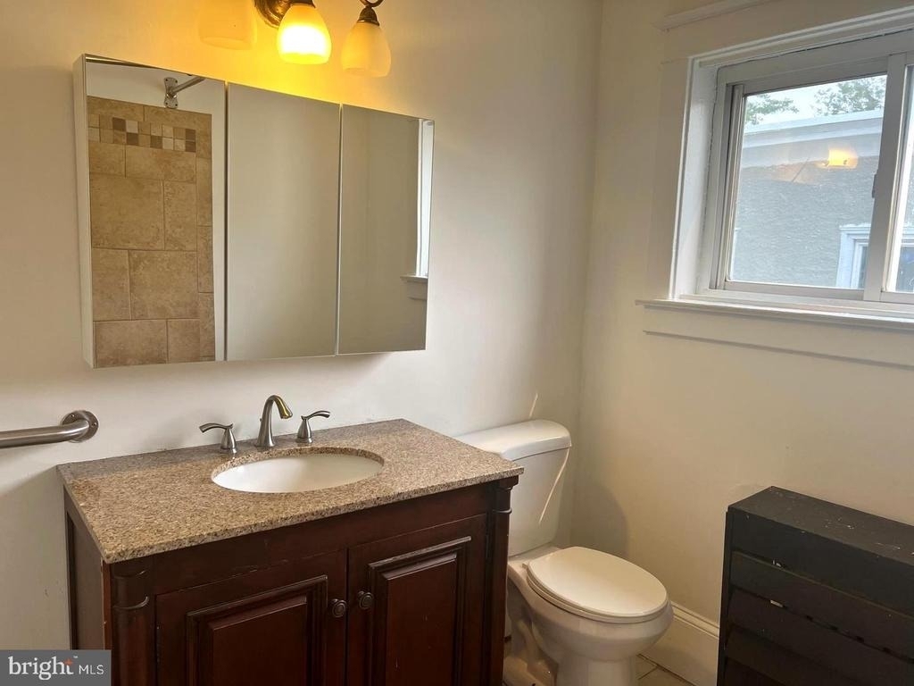 303 E Vernon Road - Photo 16