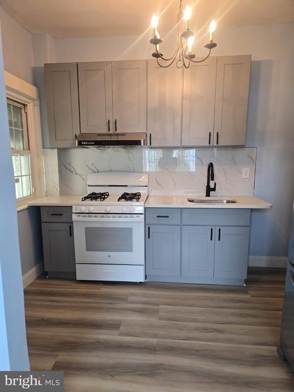 4202 Tyson Avenue - Photo 3