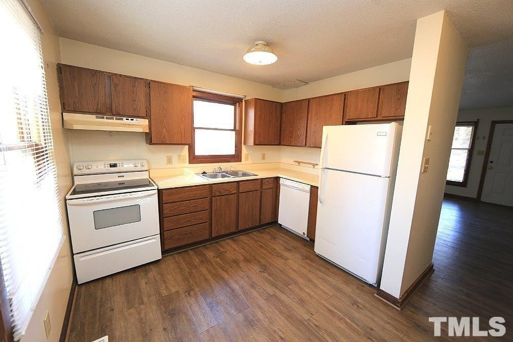 615 W Main Street - Photo 5
