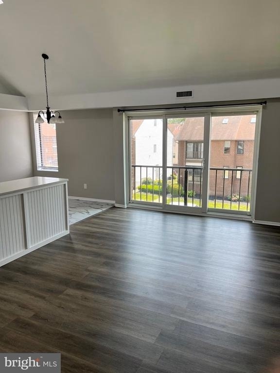 9560 James Street - Photo 2