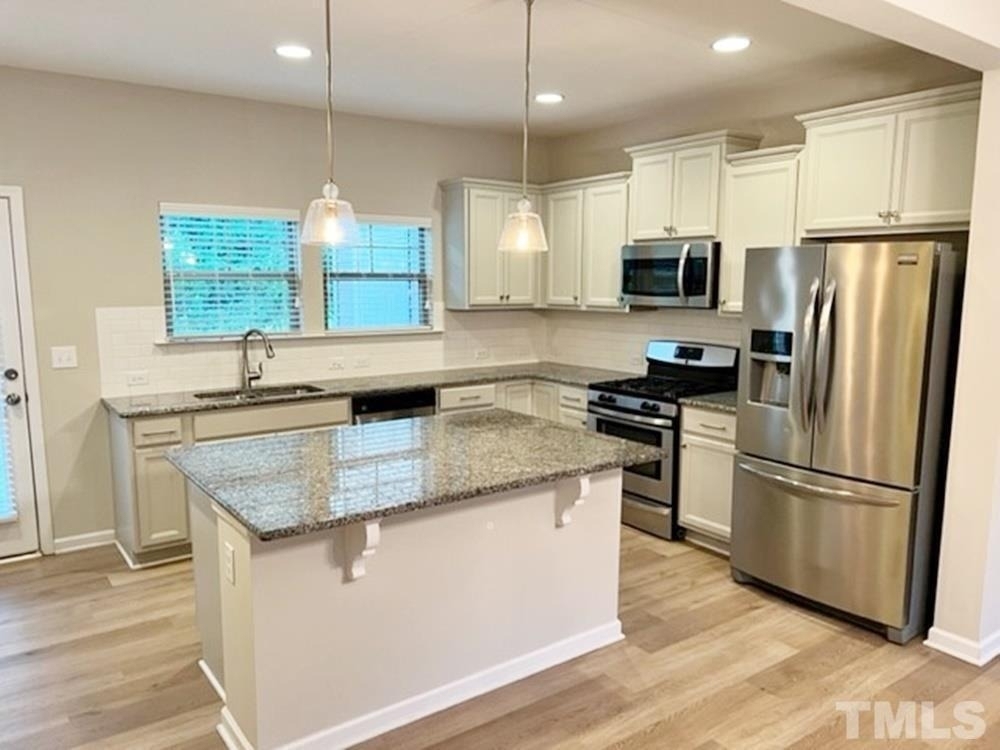1126 Metropolitan Drive - Photo 5