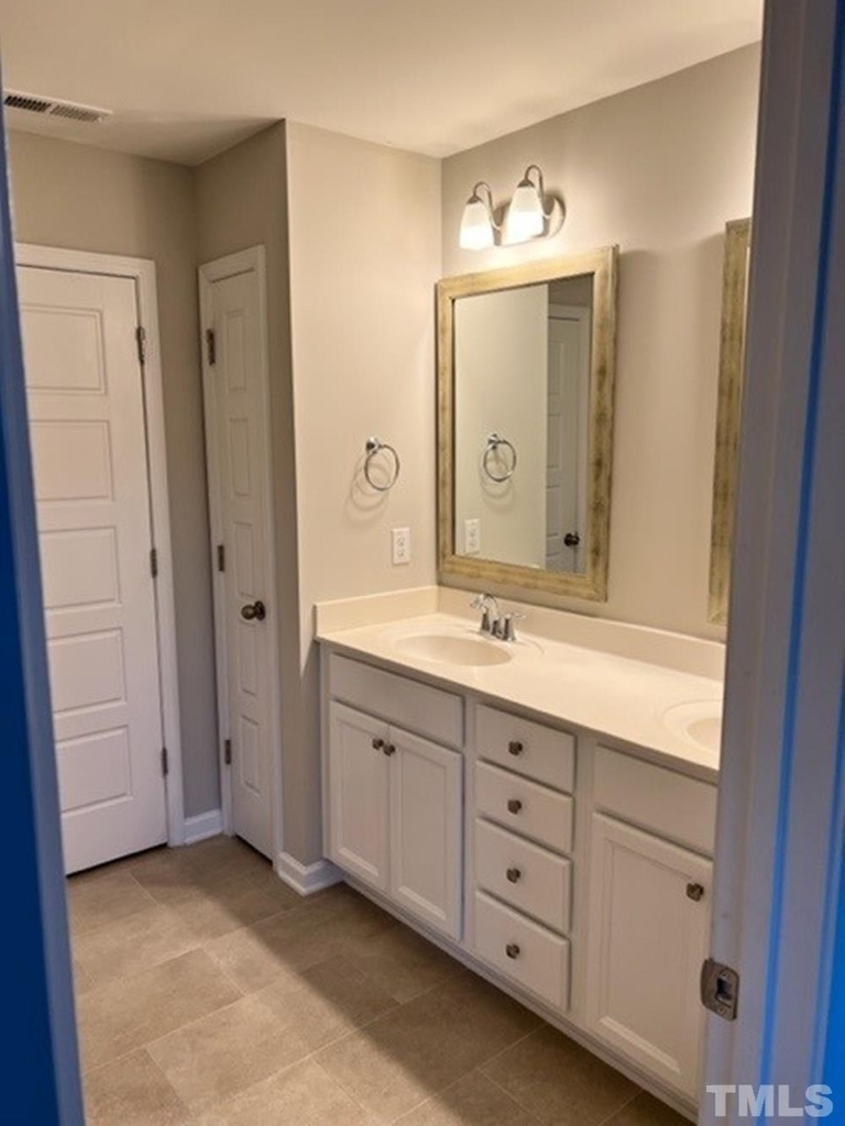 1126 Metropolitan Drive - Photo 14