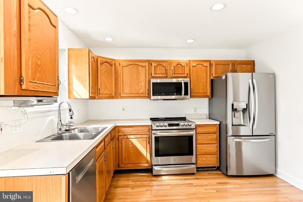 808 Yorkview Drive - Photo 11