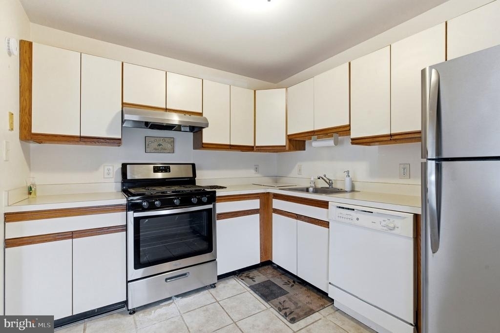 3403 Waltham Court - Photo 7