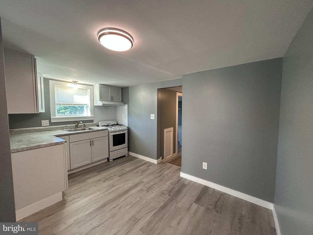 13 Repauno Avenue S - Photo 6