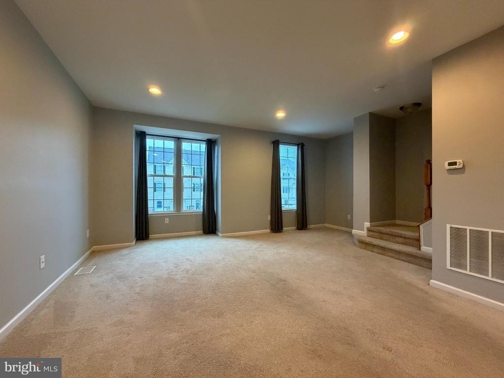 2102 E Oak Road - Photo 4