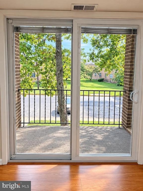 1294 Cooper Street - Photo 2