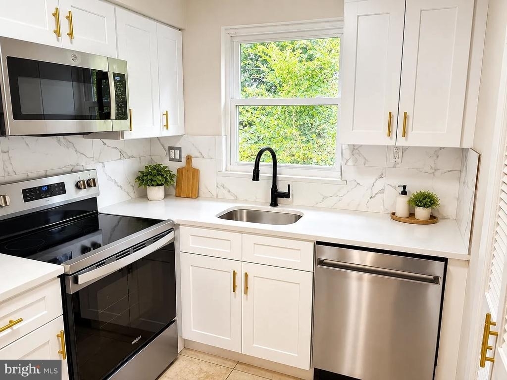 1294 Cooper Street - Photo 7