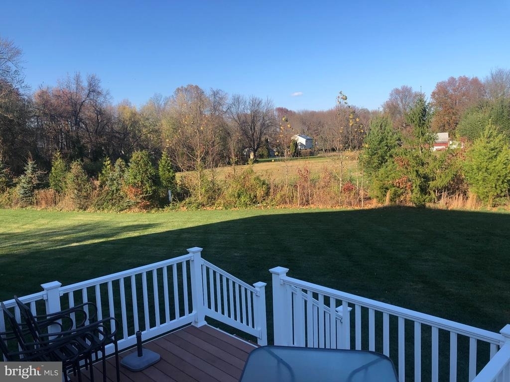 304 Crescent Drive - Photo 5