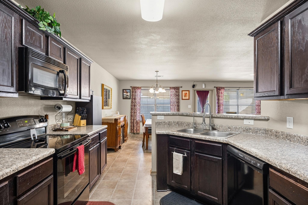 1315 Lantana Ct - Photo 16