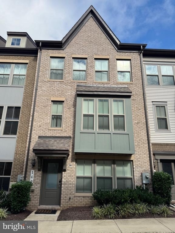 140 Albany Place - Photo 0