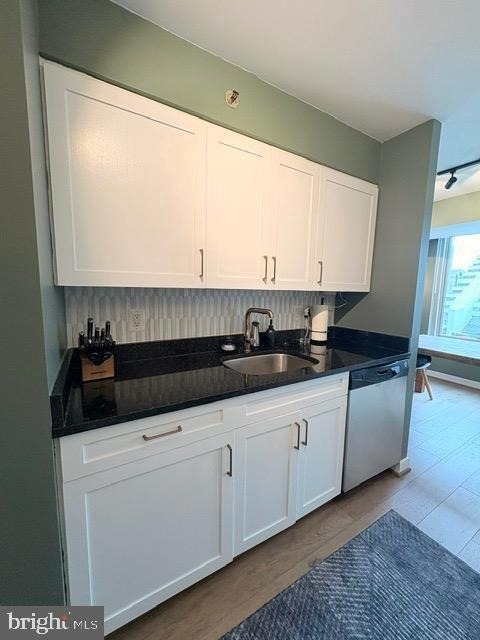 7500 Woodmont Avenue - Photo 8