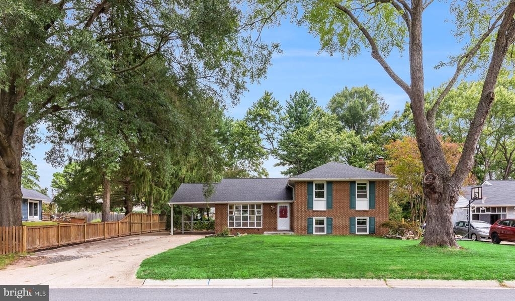 1402 Mullins Street - Photo 2