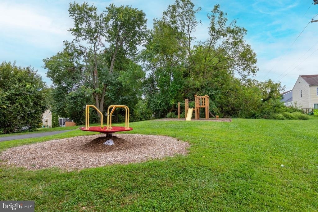 1215 Independence Square - Photo 31