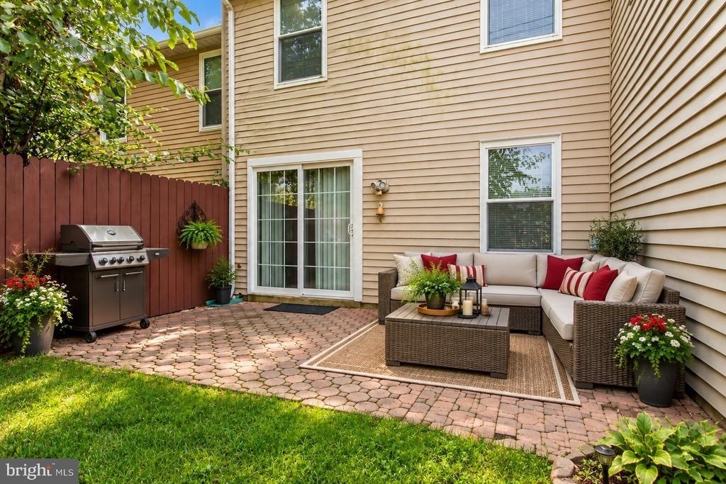1215 Independence Square - Photo 27