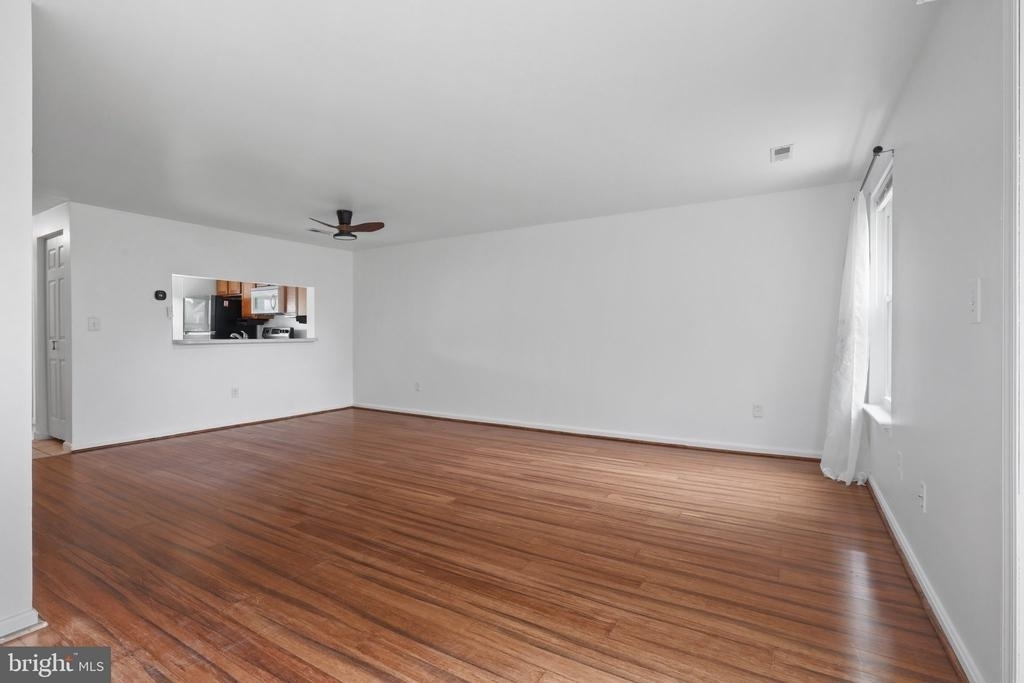1215 Independence Square - Photo 13