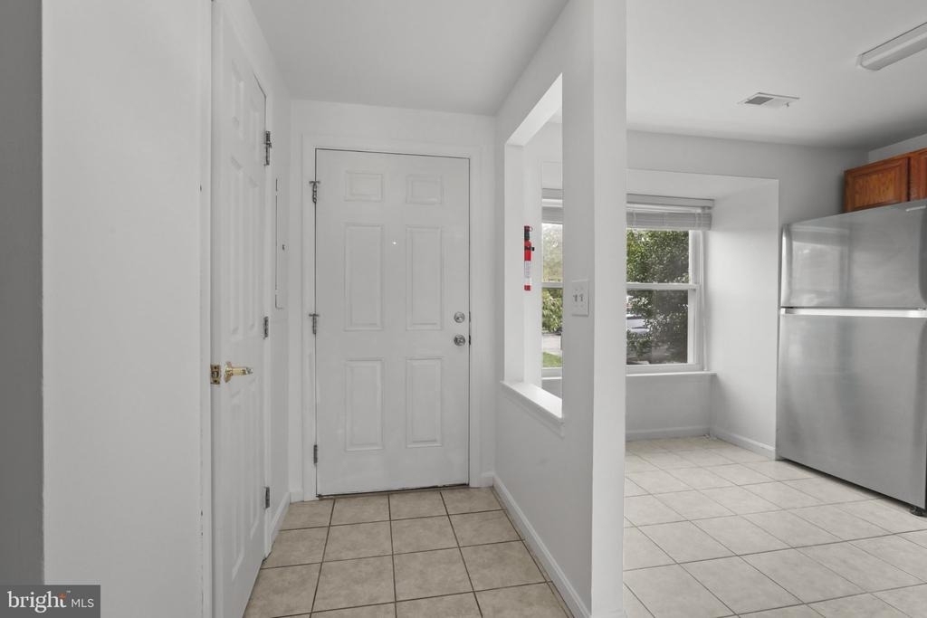 1215 Independence Square - Photo 4