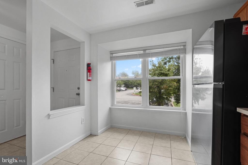 1215 Independence Square - Photo 9