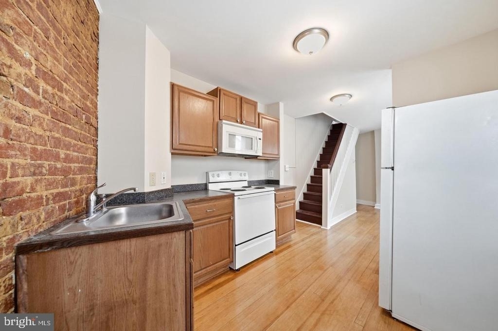 403 W South Street - Photo 14