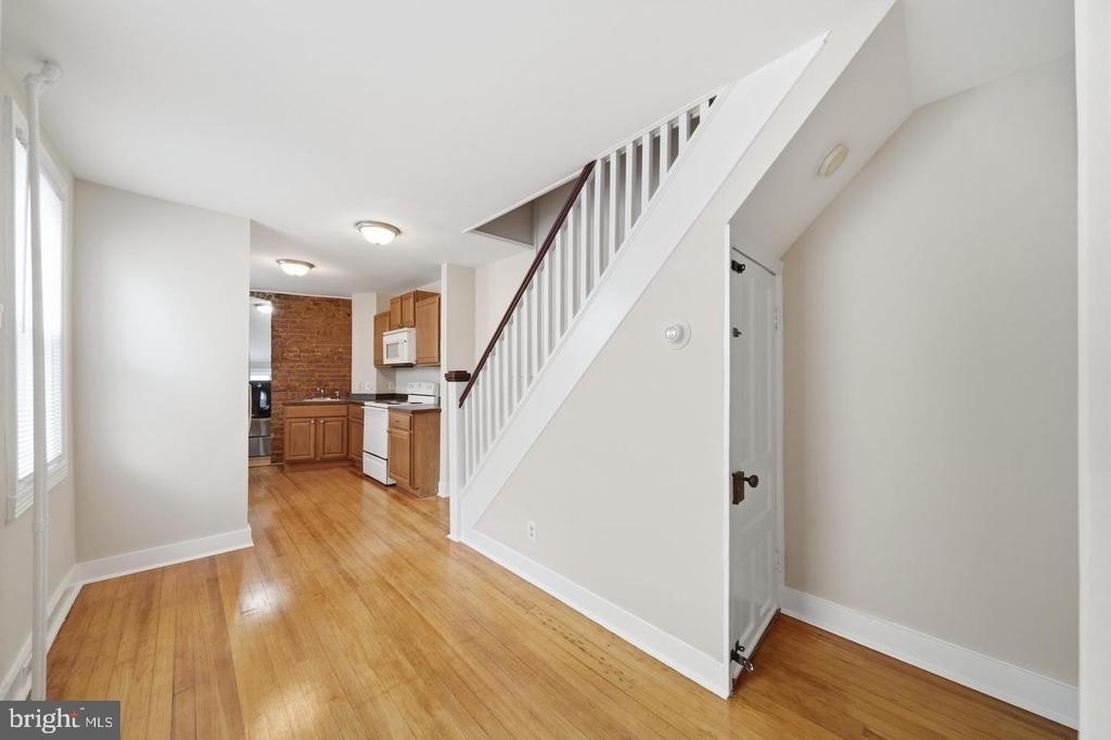403 W South Street - Photo 10