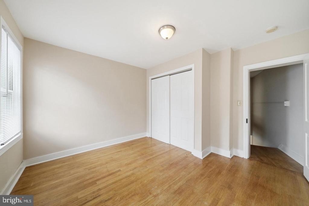 403 W South Street - Photo 2