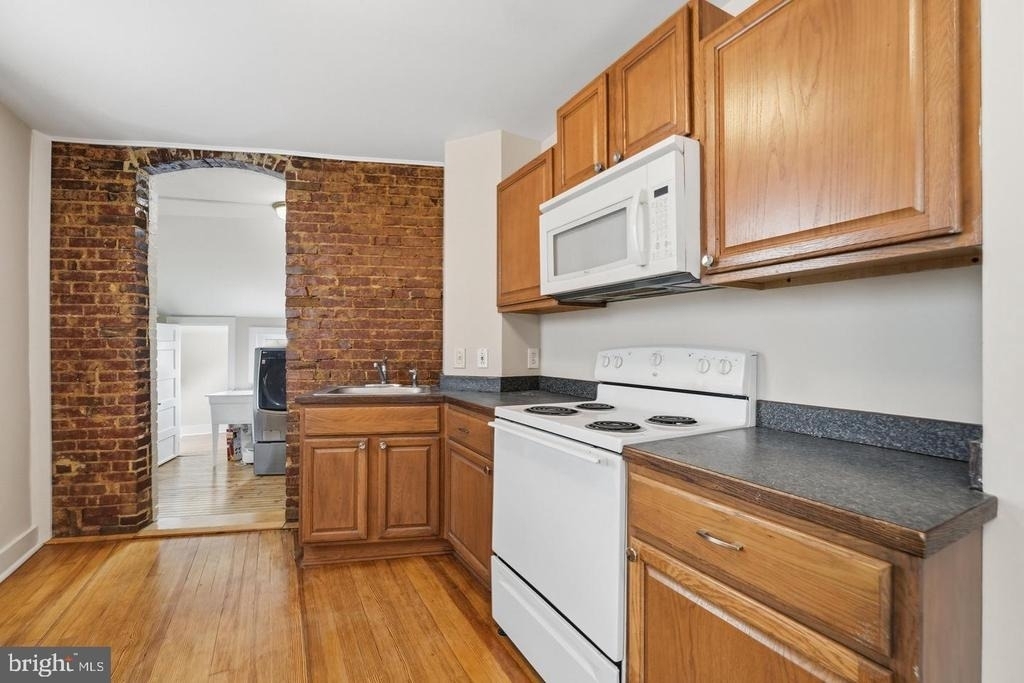 403 W South Street - Photo 13