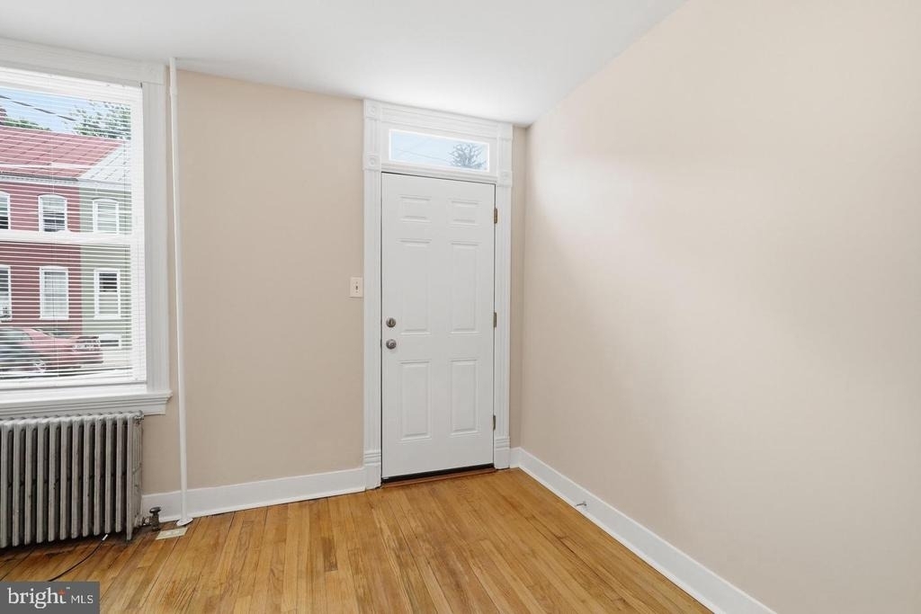 403 W South Street - Photo 8