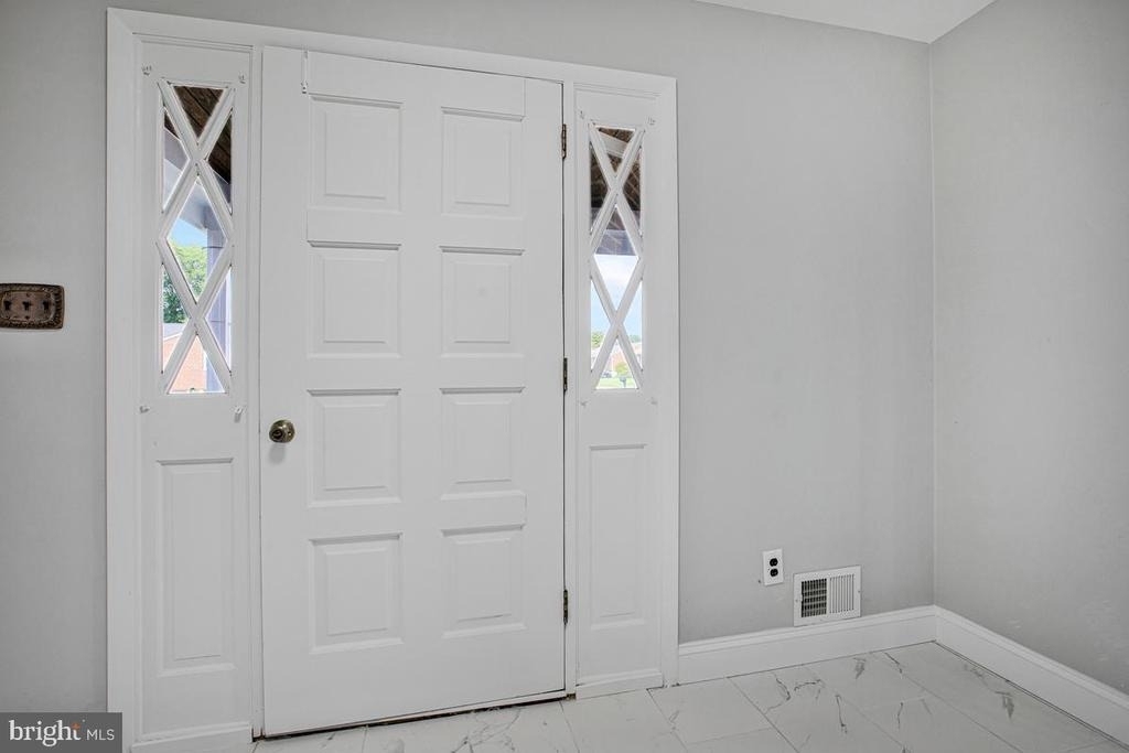 9207 Gardenia Road - Photo 4