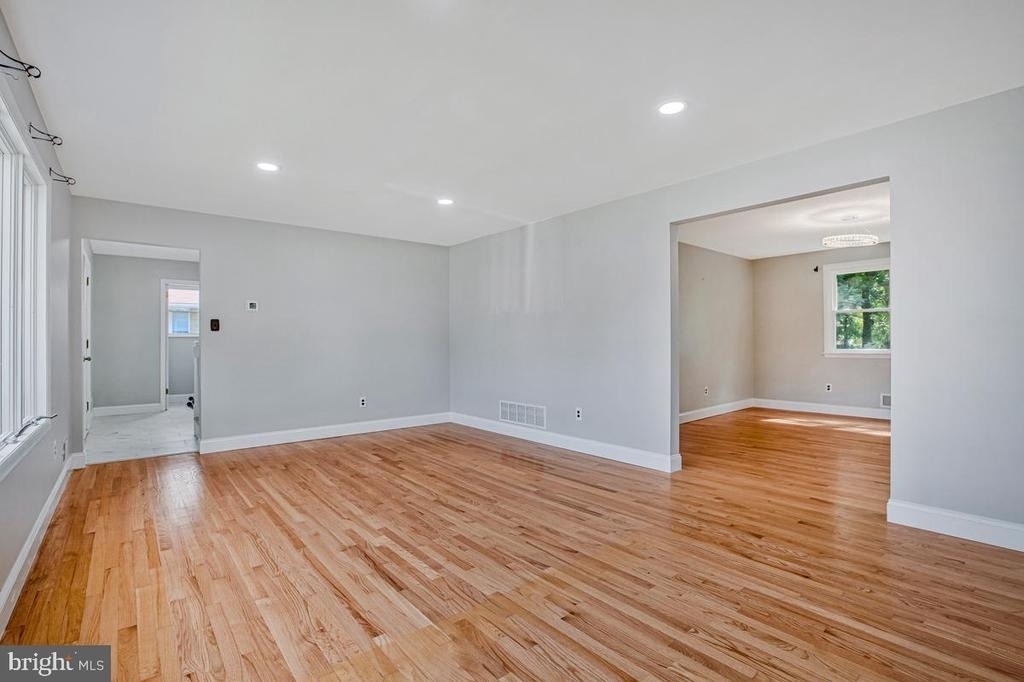 9207 Gardenia Road - Photo 8