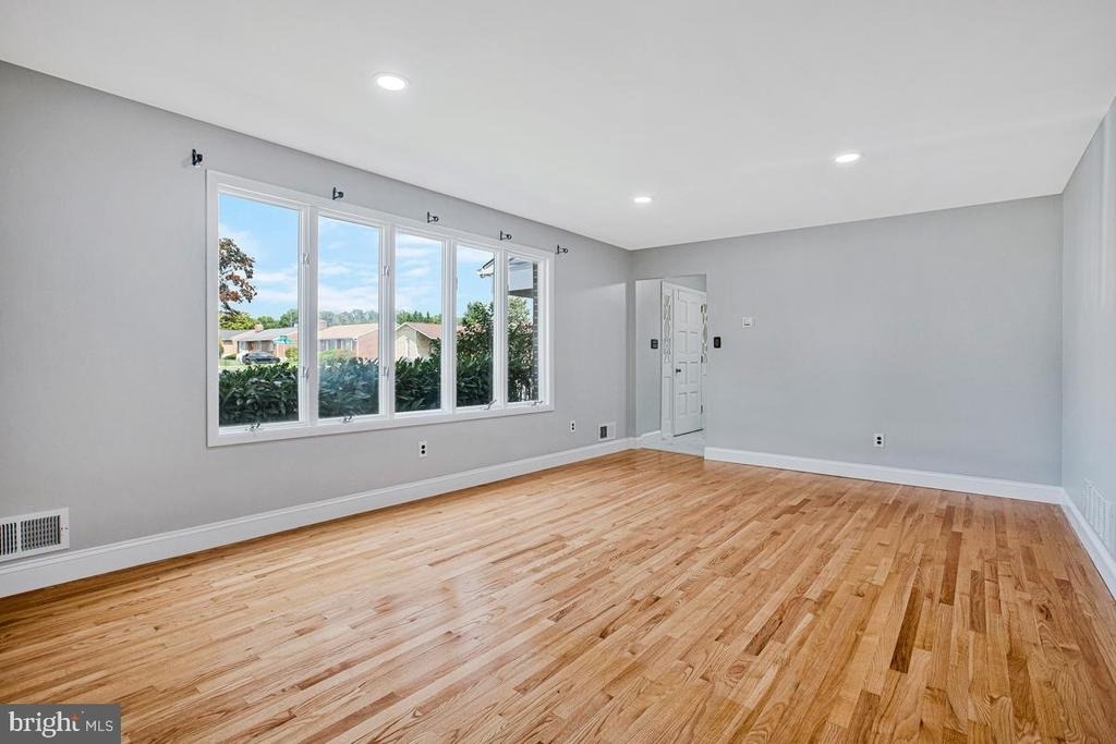 9207 Gardenia Road - Photo 7