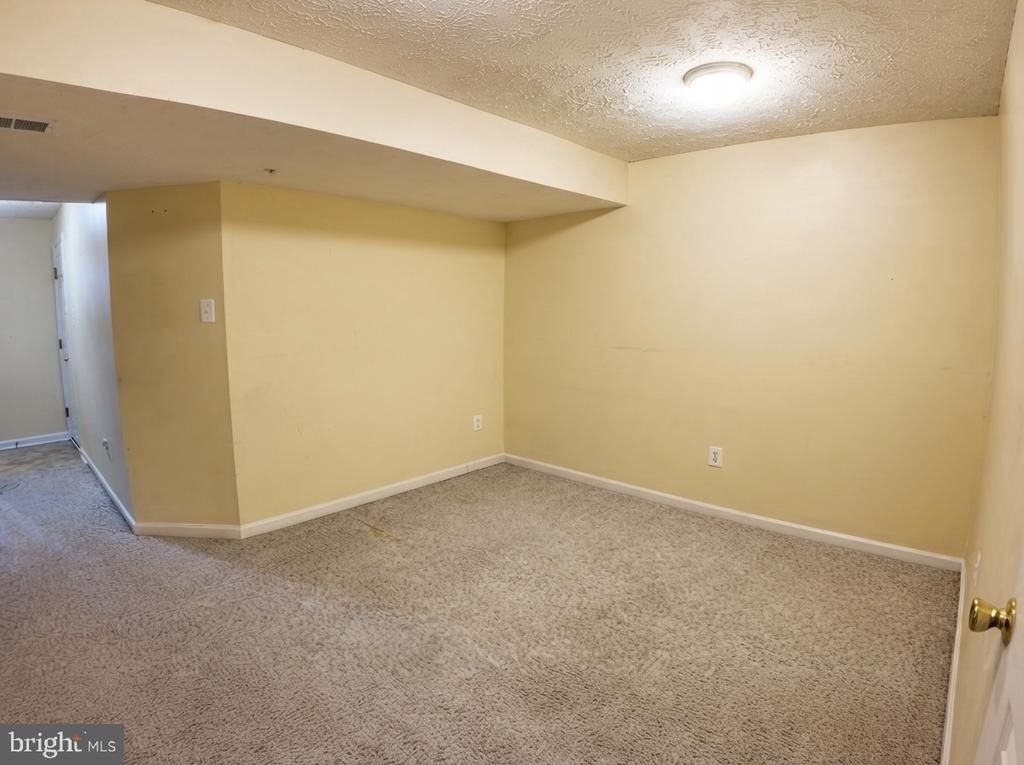 9746 Harvester Circle - Photo 16