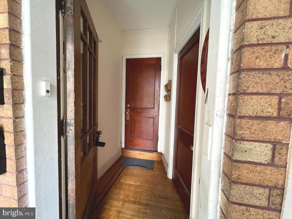 1333 W 40th Street - Photo 2