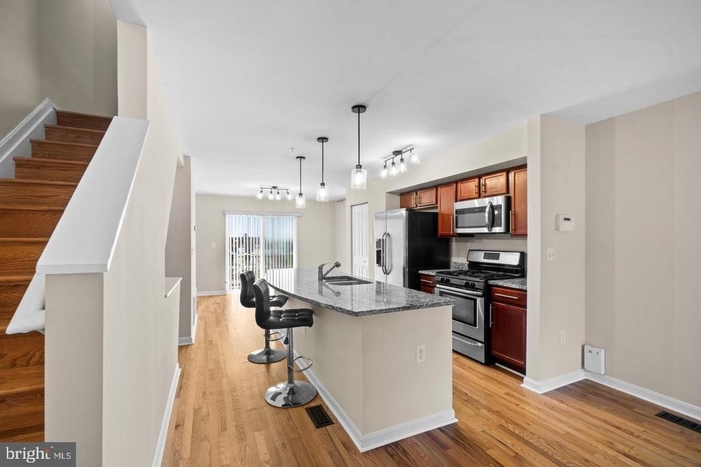 4617 Dillon Street - Photo 2