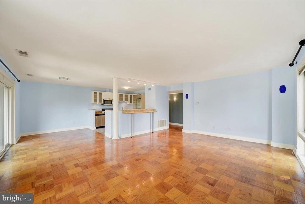 7 Cross Keys Road - Photo 4