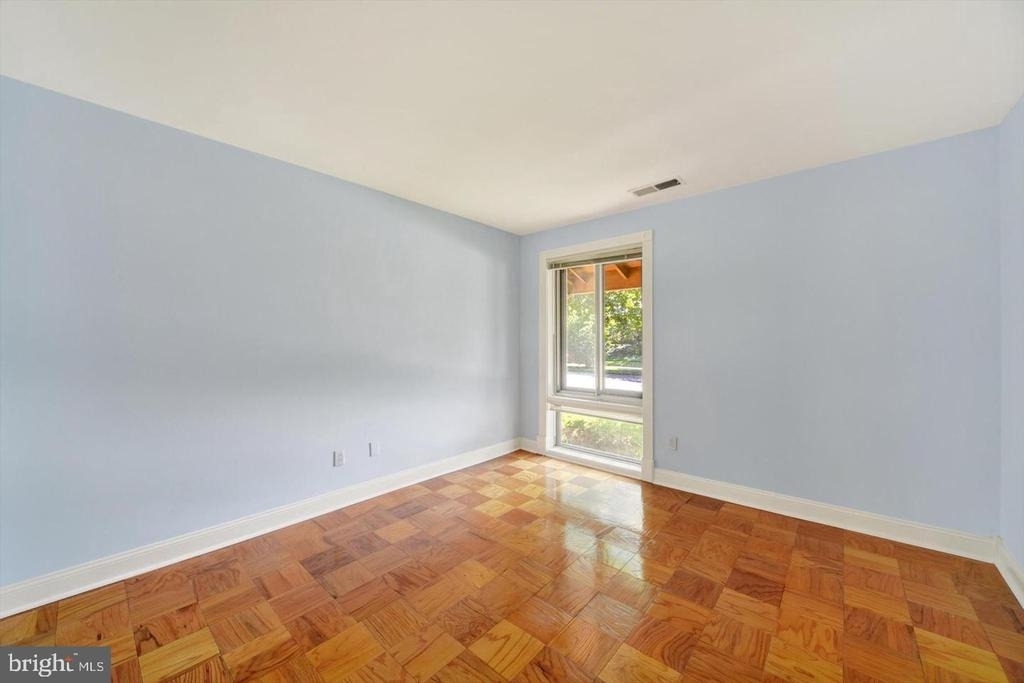 7 Cross Keys Road - Photo 10