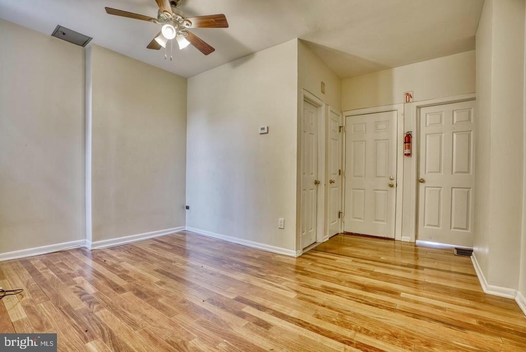 424 E North Avenue - Photo 1