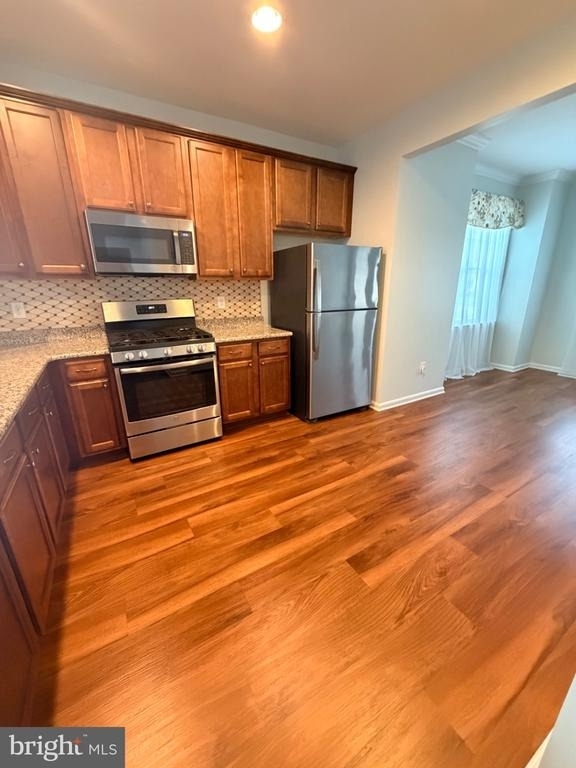 309 Mill Pond Avenue - Photo 8