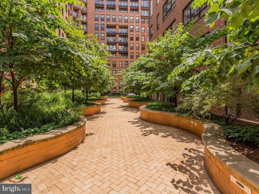 631 D Street Nw - Photo 18