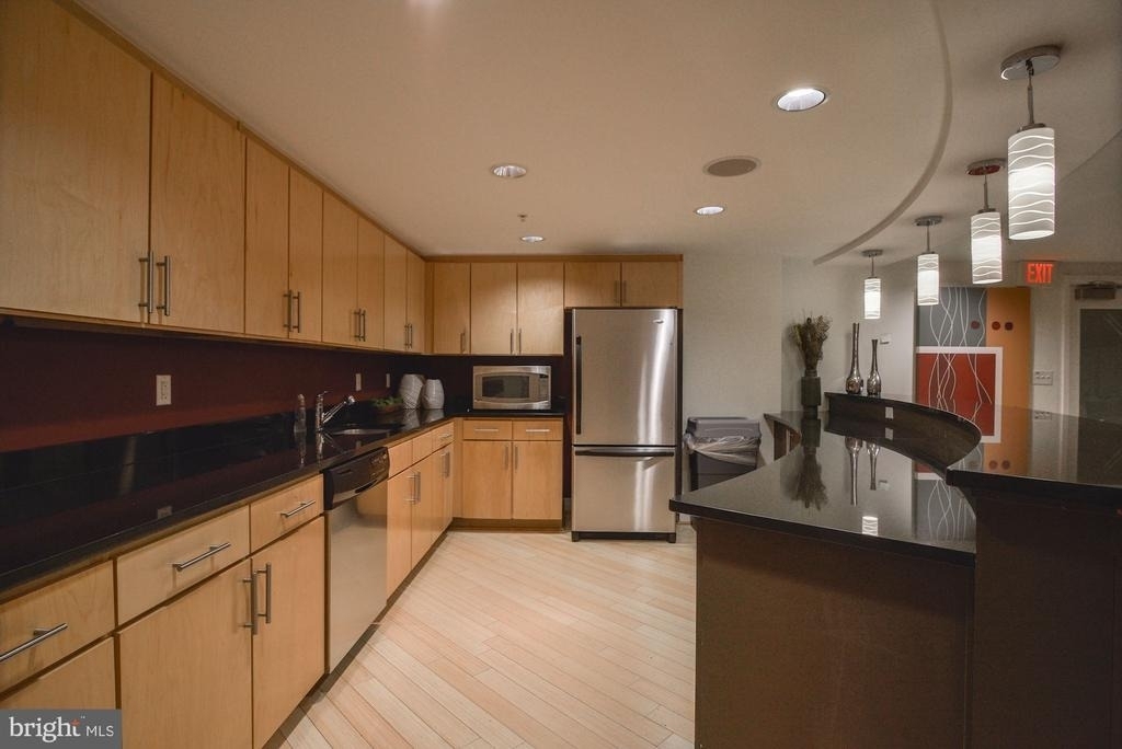 915 E Street Nw - Photo 10