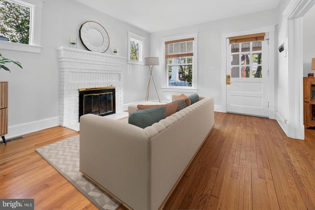 4423 P Street Nw - Photo 1