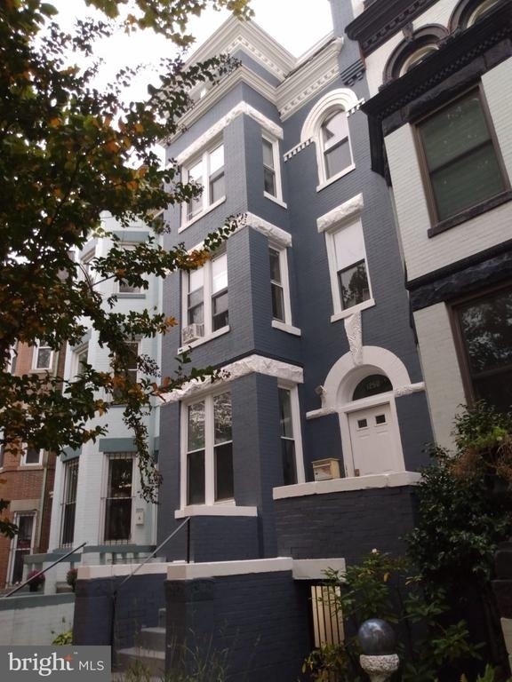 1250 Columbia Road Nw - Photo 0