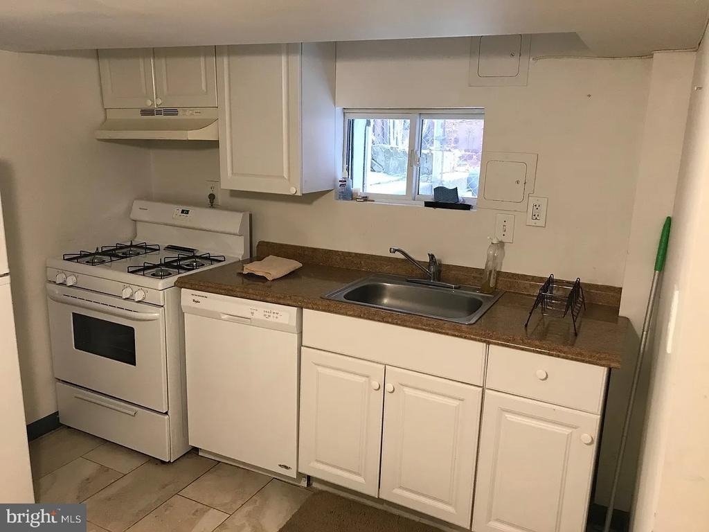 520 Kenyon Street Nw - Photo 3